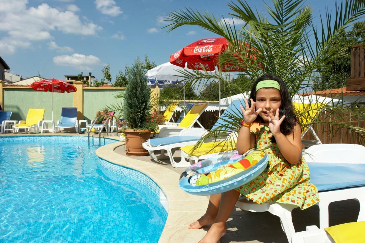 Family Hotel Gery Kranevo Exterior foto
